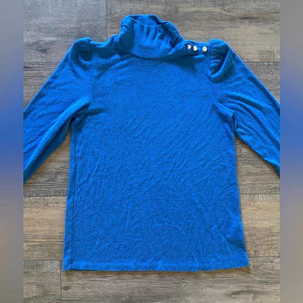 Susan Graver women’s size M 10 blue long sleeve turtleneck sweater small flaw